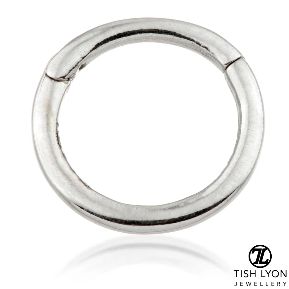 Eve 9ct Solid Gold Plain Hoop Earring - Image 3